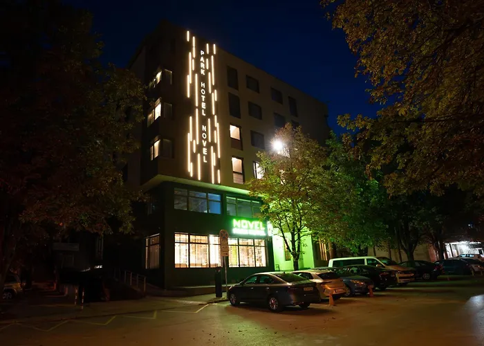 Park Hotel Novel