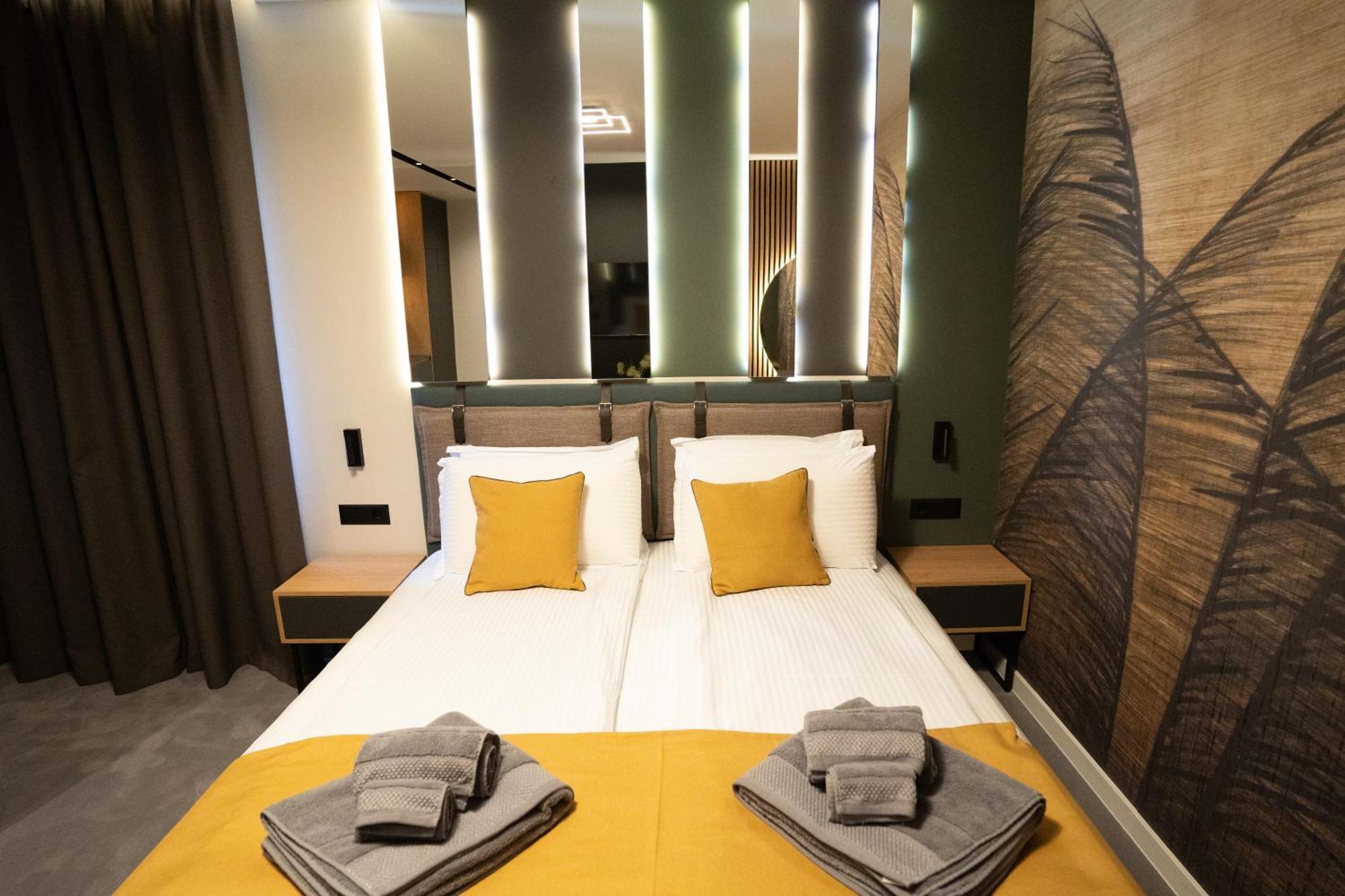 Hotel Park Novel
